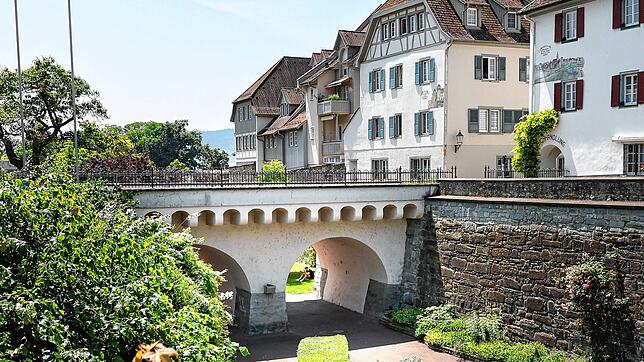 Die Brücke am Obertor muss saniert werden. Für die Arbeiten wird der Zugang für den Verkehr für vier Monate gesperrt. Fußgänger und ...