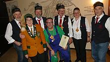 SNV-Präsidentin Anne-Rosel Schwarz (Zweite von links) ehrt die Klosternarren (von links) Raimund Hensler, Bernd Matt, Juan Moreno, ...
