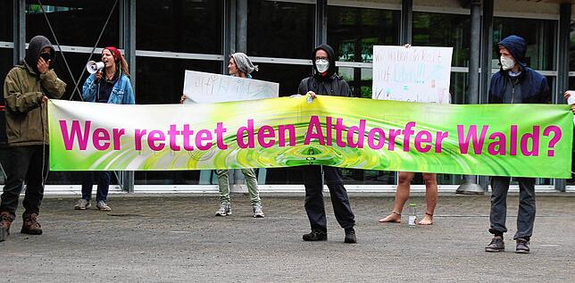 Es war eins der umstrittensten Themen in der Diskussion zum neuen Regionalplan. Im Altdorfer Wald soll ein Kiesabbaugebiet ausgewiesen ...