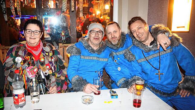 Bild 3: Ho Narro! In den Konstanzer Gassen wird immer noch Fasnacht gefeiert