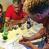 Ideensammlung und Diskussion beim jüngsten Treffen der Initiative: (von links) Karina Fischer, Oliver Martin und Thomas Pross.