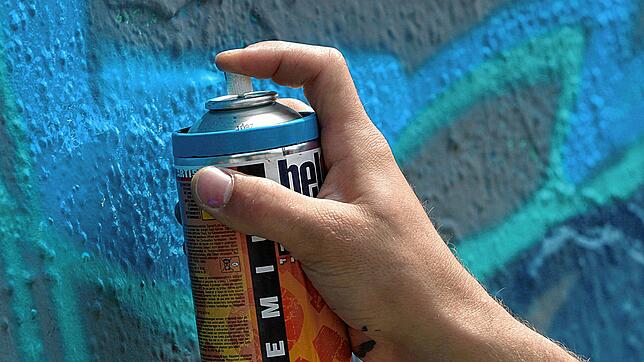 Bild : Hässliche Schmierereien überall in der Stadt &ndash; was hat es mit der &bdquo;618&ldquo; auf sich?