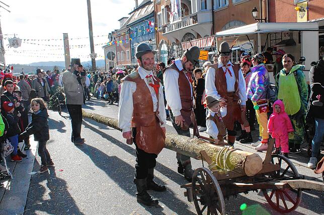 Bild 31: Kinderumzug und Setzen des Kindernarrenbaums in Stockach (Teil 2)
