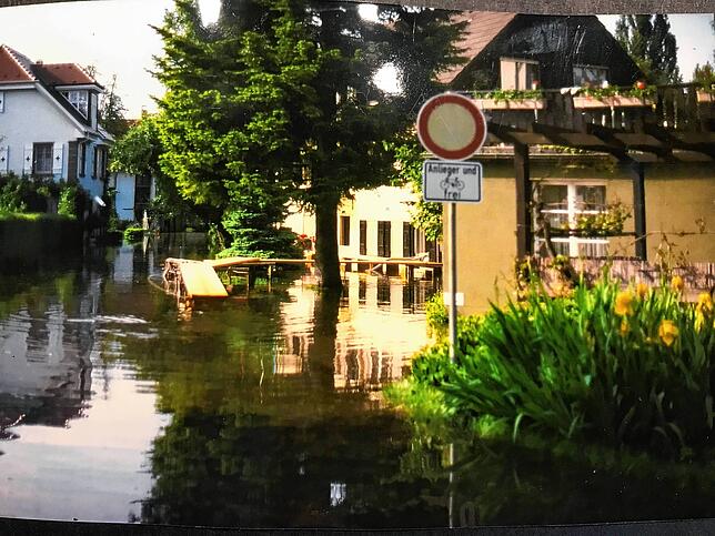 Bild 7: Archivfotos vom Hochwasser 1999: Reichenau vom Festland abgeschnitten