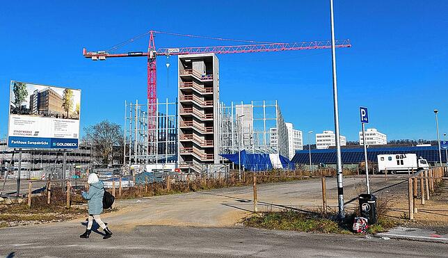 Das Parkhaus Europaquartier auf der Nordseite der Schänzlebrücke soll im Jahr 2025 eröffnet werden.