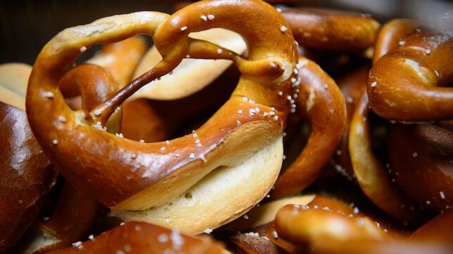 So appetitlich schauten die Brezeln während eines Umbaus der Bäckerei höchstwahrscheinlich nicht aus. (Symbolfoto)