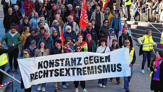 Unter dem Motto „Wir sind die Brandmauer“ sind bereits im vergangenen Jahr in Konstanz tausende Menschen für eine offene und friedliche ...