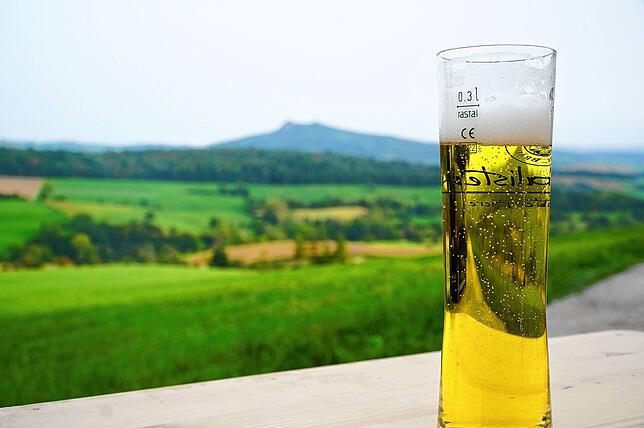 Bier mit Aussicht: Der Schwarzwaldverein startet zur zweiten Bierwanderung. Biere der Heimat können an verschiedenen Stationen getestet ...