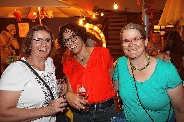 Bild 12: Mitten in Wollmatingen wird gefeiert – das Dorffest 2024 lockt zahlreiche Besucher