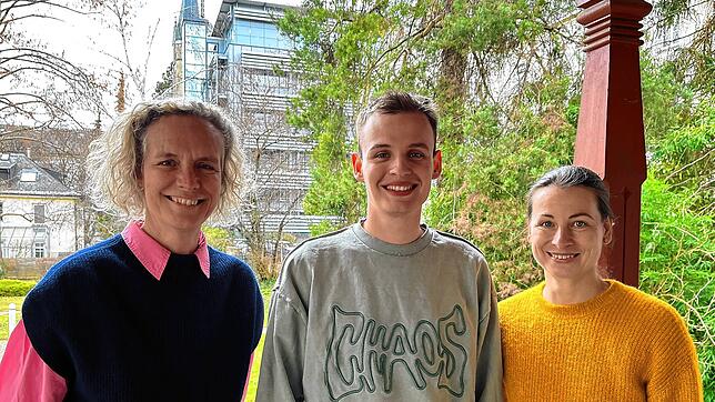 Im Gespräch mit Andrea Chlup vom Bunten Kreis Villingen-Schwenningen (rechts) und Petra Dierenbach von der Jugendhospizarbeit im Kreis ...