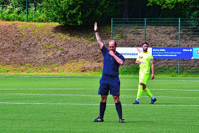 Bild 1: FC Solothurn zieht gegen den FC Singen 04 beim Grieshaber-Cup des SV 08 Laufenburg ins Finale ein &ndash; und wir haben Bilder
