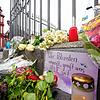 Nach der Messerattacke in Mannheim erinnern Kerzen und Blumen an die Opfer.