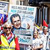 Bei einer Demonstration in Neuenburg protestierten mehr als 10.000 Menschen gegen das Polizeimaßnahmengesetz PMT. Es erlaubt der ...