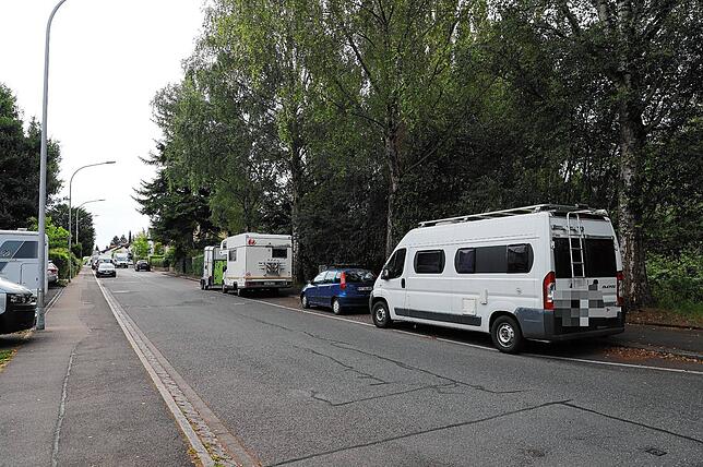 In der Hermann-von-Vicari-Straße wurden 2019 Wohnmobile zerkratzt und angezündet.