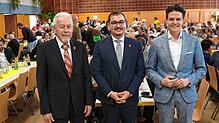 Tengen feiert, dass die Teilorte seit 50 Jahren gemeinsam eine Stadt bilden: Bürgermeister Selcuk Gök (Mitte) und seine beiden Vorgänger ...