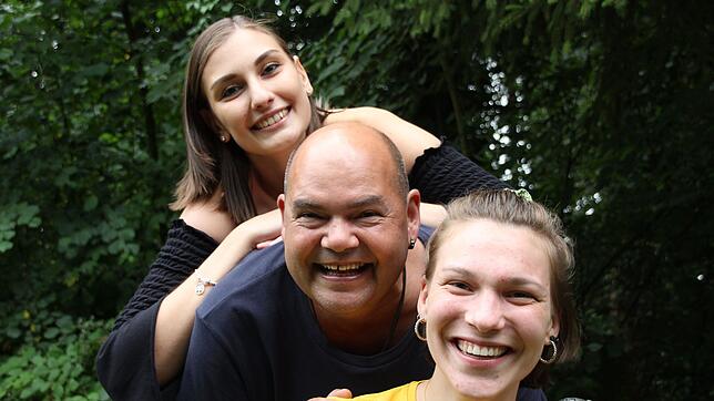 Julia Capellino, Mäx Kessler und Isabel Allert (von links). Ganz Konstanz nahm Anteil am Schicksal der drei, die sich Team Konstanz ...