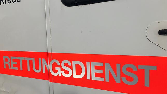 Ein 75-Jähriger verletzt sich bei Unfall mit seinem Unimog in Waldshut schwer und kommt mit dem Rettungsdienst ins nahe gelegene ...