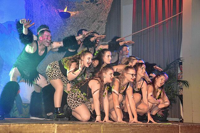 Bild 4: So viel zu sehen! Trachtenkapelle begeistert beim Dilldappenball