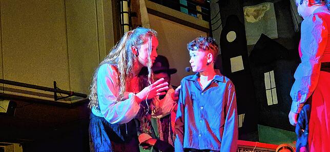 Bild 1: Großartiger Auftritt des Musical „Oliver Twist“ – Teil 2