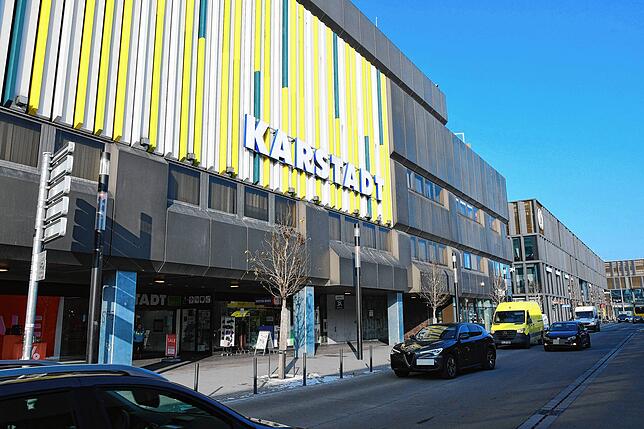 Das Singener Karstadt-Warenhaus: Im Januar meldet die Warenhauskette Galeria Karstadt Kaufhof erneut Insolvenz an. Die Filialen in ...