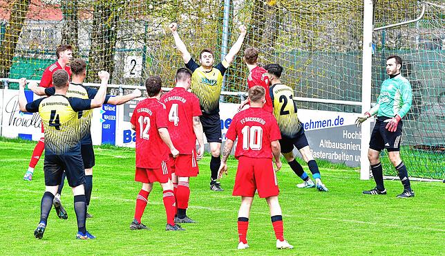 Bild 1: SV Nöggenschwiel besiegt den FC Dachsberg mit 8:1 – und wir haben Fotos!