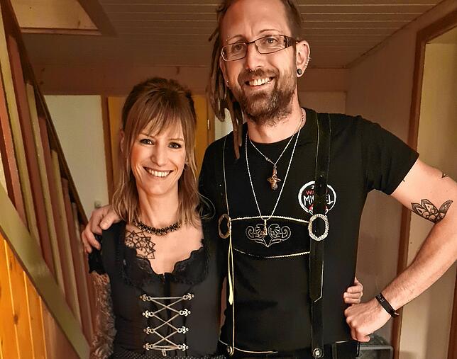 Ute und Urs Fischbach haben sich mit dem „Wilden Michel“ einen Lebenstraum erfüllt. Seit einem Jahr lebt das Paar mit Sohn ...
