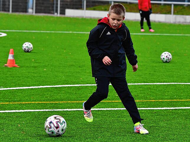 Bild 24: Eindrücke vom Training der E-Junioren des SV Jestetten nach der Corona-Pause