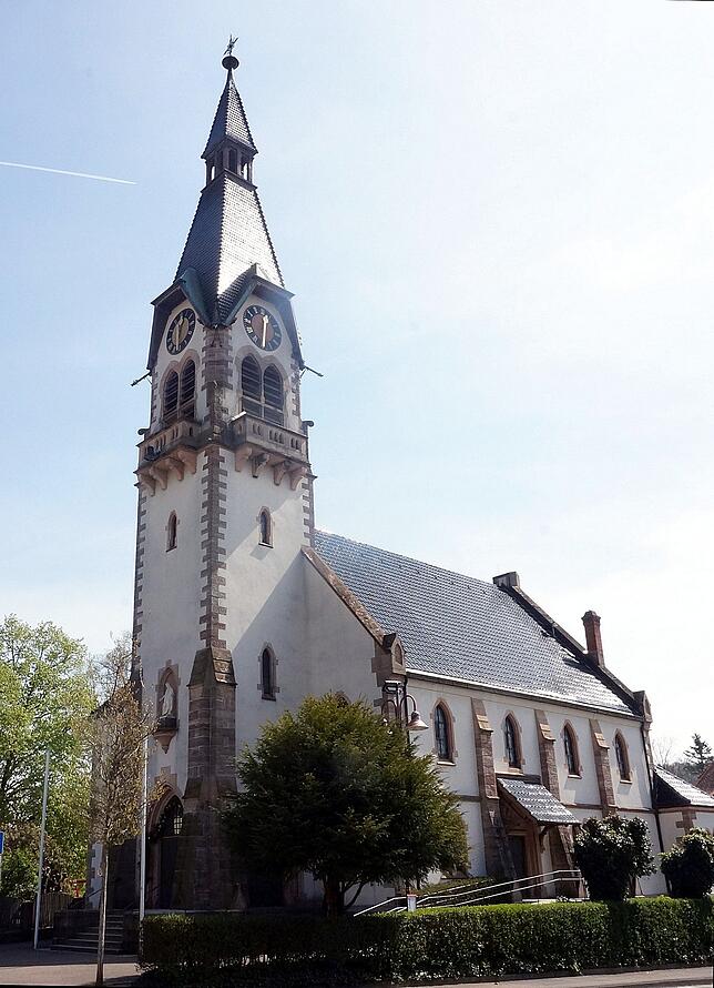 Die evangelische Christuskirche in Tiengen, die 1905/06 im Stil der Neugotik gebaut wurde.