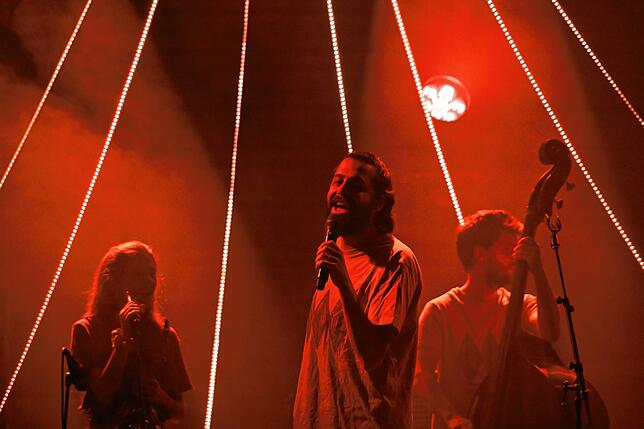 Bild 10: Mitreißendes Konzert von Salvador Sobral beim 19. Waldshuter World-Town-Festival