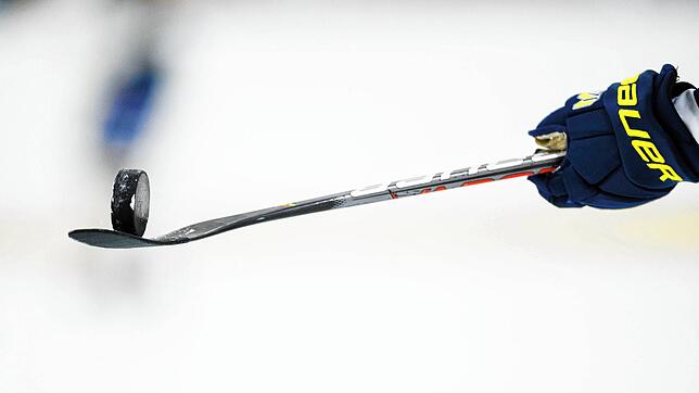 Ab dem 17. Dezember sollen die Pucks in der DEL wieder fliegen.