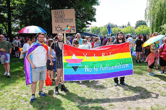 Bild 13: Der CSD Konstanz feiert 20. Geburtstag mit einer Pride-Parade durch die Stadt