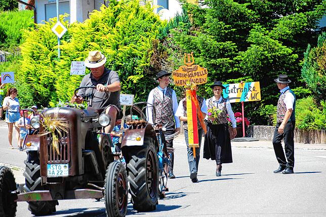 Bild 17: Dorf-Musik-Fest in Menningen mit buntem Programm und toller Stimmung: 850 Jahre Menningen und 125 Jahre Musikkapelle
