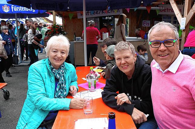 Bild 19: Drei Tage lang feierte Unadingen das Geranienfest