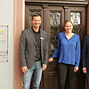 Ein herzliches Willkommen an ihrer Arbeitsstelle für die neue Integrationsbeauftragte Lisa Hensler von Hauptamtsleiter Patrick Stärk ...
