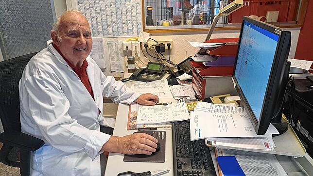 Auch mit 85 Jahren ist Ulrich Pfaff jeden Tag im Geschäft anzutreffen, allerdings nur noch im Hintergrund.