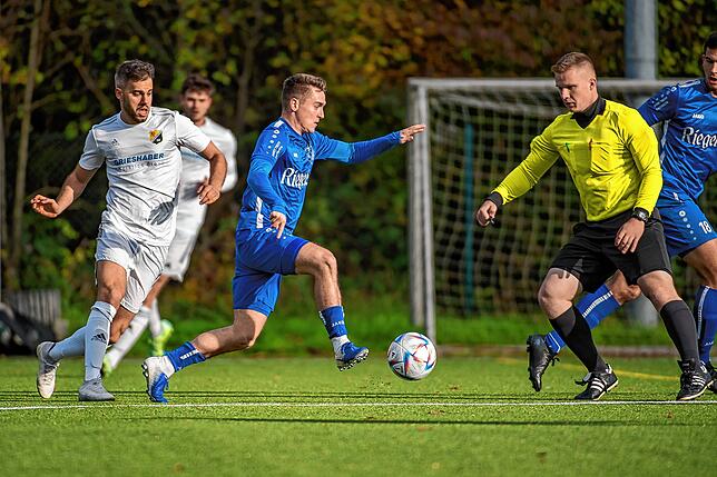 Bild 8: SV 08 Laufenburg muss sich mit 1:1 gegen SV Endingen begnügen &ndash; und wir haben Bilder!