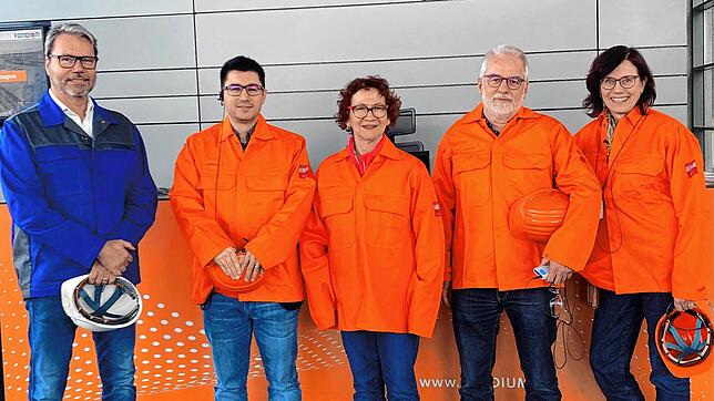Das Bild zeigt (von links) Achim Schneider, die Abgeordneten Tayfun Tok und Dorothea  Wehinger sowie die Stadträte Eberhard Röhm und ...