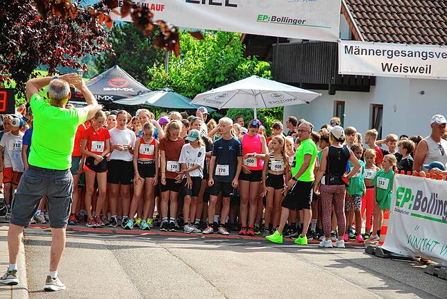 Bild 15: So schön war der Klettgaulauf 2024: Diese Läufer gehen an den Start
