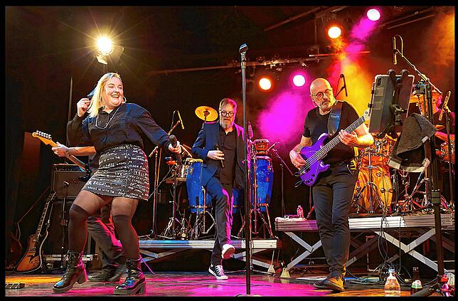 Am 18. Juni will die zehnköpfige Band The SoulMachine mit ihrer Frontfrau Nicole Scholz, bekannt aus „The Voice of Germany“, die ...