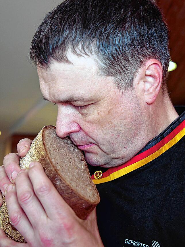 Eric Stadelhofer weiß: Bei gutem Brot kommt es auch auf den Geruch an.