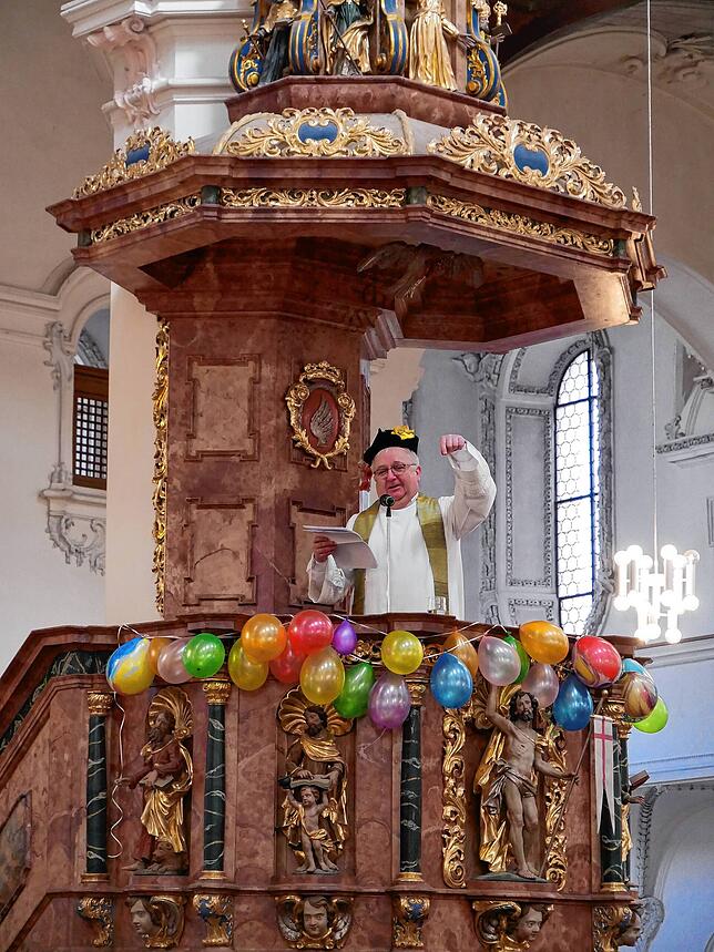 Dekan Peter Berg bei seiner letzten Narrenpredigt