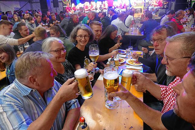 Bild 10: Bergfest in Fürstenberg: So schön ist der erste Tag