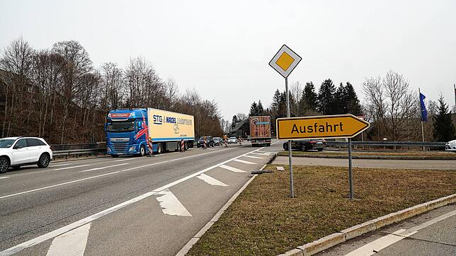 Nächste Ausfahrt Umleitung: Autofahrer auf der B31 müssen bald zwischen Hinterzarten und Titisee-Neustadt über die B500 und das Jostal ...