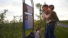 So macht Wandern auch Kindern Spaß: In Immenstaad erzählt ein Apfelweg Interessantes über den Obstanbau am Bodensee. In Hagnau erfährt ...