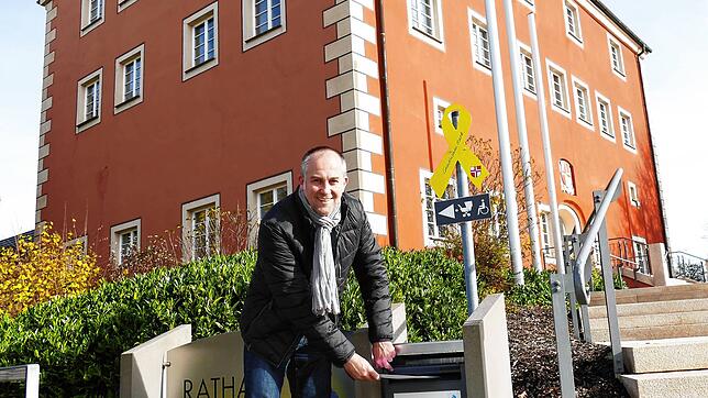 Mit Beginn der Bewerbungsfrist hatte Amtsinhaber Maik Lehn seine erneute Bewerbung in den Briefkasten der Gemeinde geworfen.