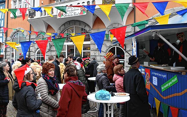 Bild 1: Bilder vom Laufnarrenmarkt in Stockach am und im Bürgerhaus