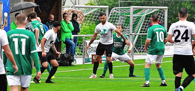 Bild 10: SV Herten bejubelt einen knappen und glücklichen Sieg bei der SG Mettingen/Krenkingen &ndash; und wir haben die Bilder!