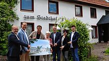 Manfred Nirwing (von links), Andreas Braun, Hartmut Benzing, Helga Dufner, Wolfgang Schergel, Manuela Weißer und Michael Werler. Bild: ...