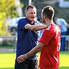Michael Krause (links) bleibt dem FC Überlingen auch in der kommenden Saison als Trainer erhalten. Unterstützung bekommt er weiterhin ...