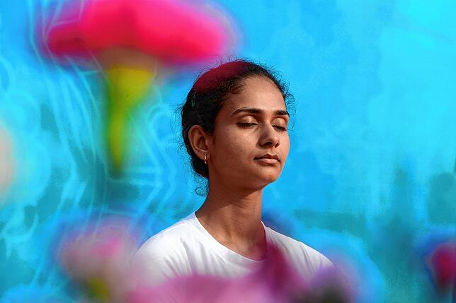 Immer mehr Menschen richten ihren Blick nach innen – vielen gelingt das beim Yoga.